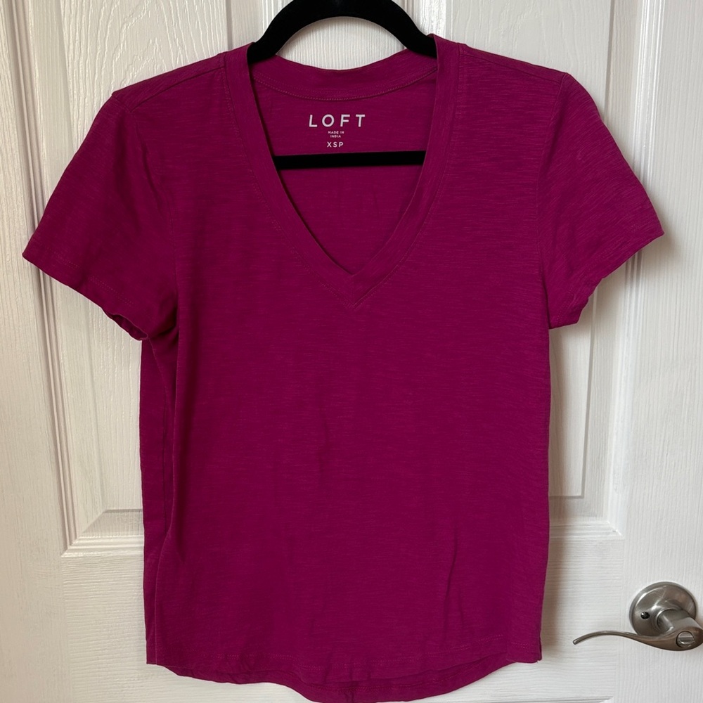 LOFT Short-Sleeve V-Neck Tee in Magenta